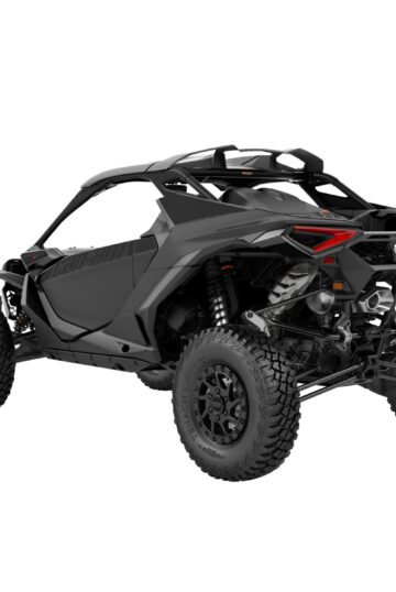 ORV-SSV-MY24-MaverickR-XRS-1000t-Triple-Black-0007ARJ00-Studio-34BK-CE (2)